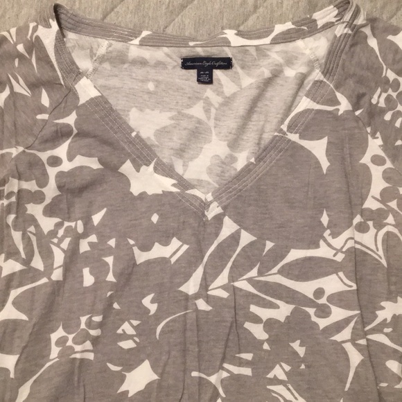 Medium Tops Bundle 💛 - Picture 4 of 7